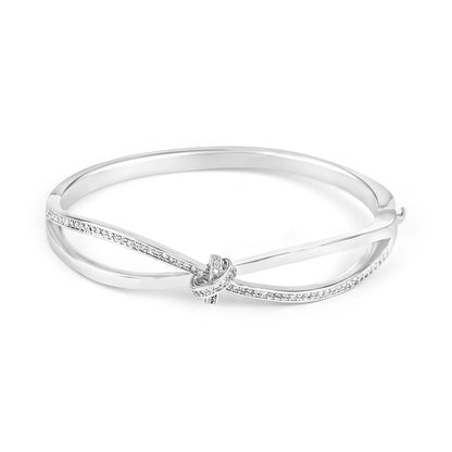 Pulsera abierta de moda en acero inoxidable de alta calidad, resistente a la decoloración, cómoda y versátil.