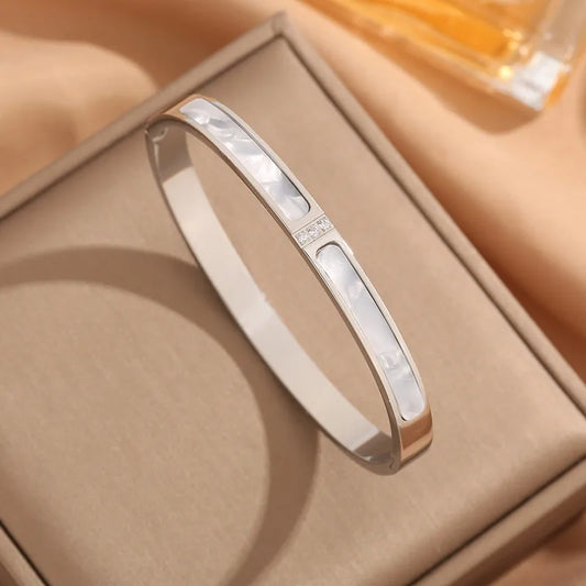 Brazalete de acero inoxidable de lujo