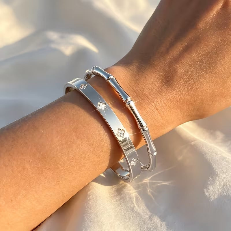 Pulsera abierta de moda en acero inoxidable de alta calidad, resistente a la decoloración, cómoda y versátil. Para Hombre y Mujer.
