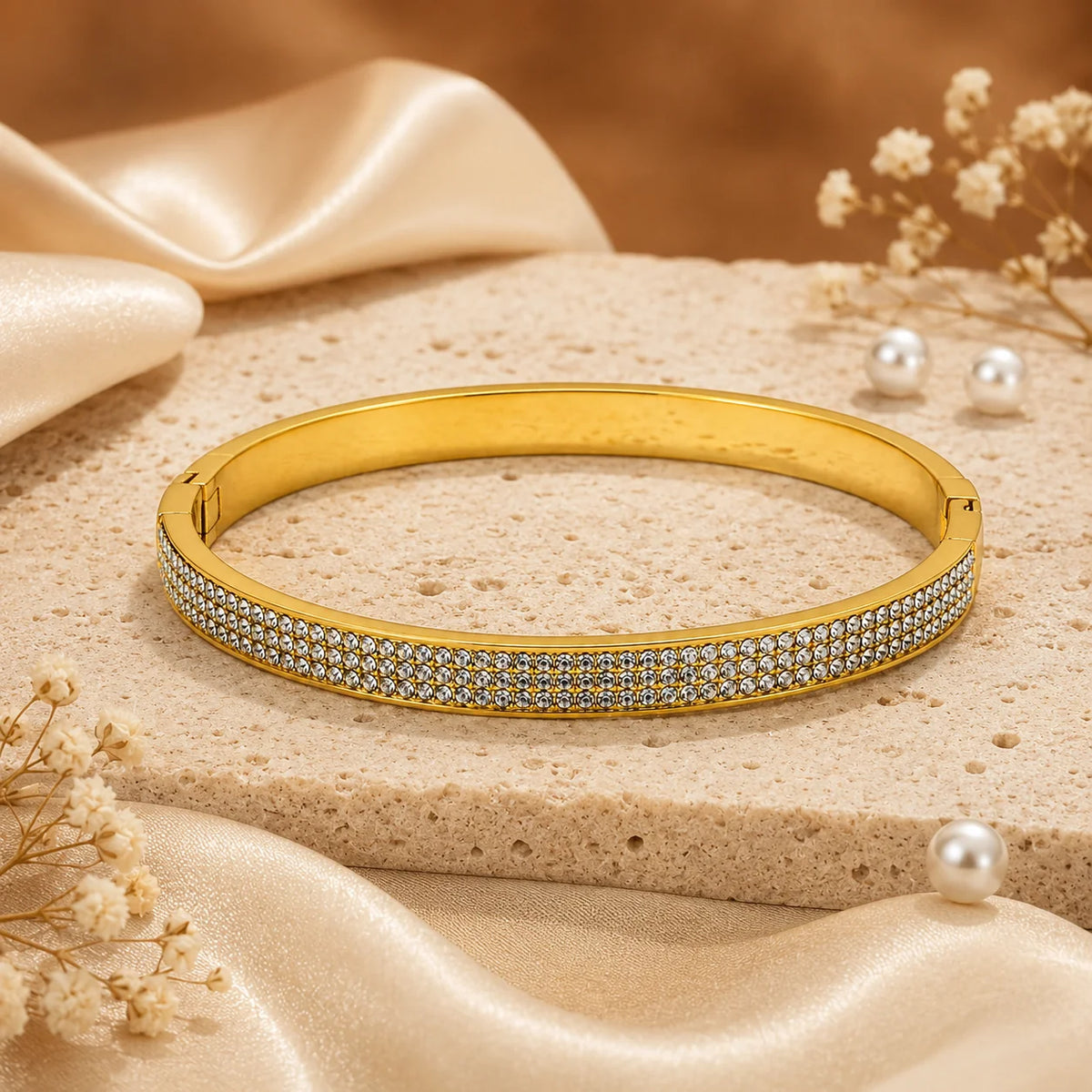 Brazalete Dorado con Zirconias – Acero Inoxidable con Baño de Oro 18K