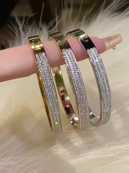 Brazalete Dorado con Zirconias – Acero Inoxidable con Baño de Oro 18K